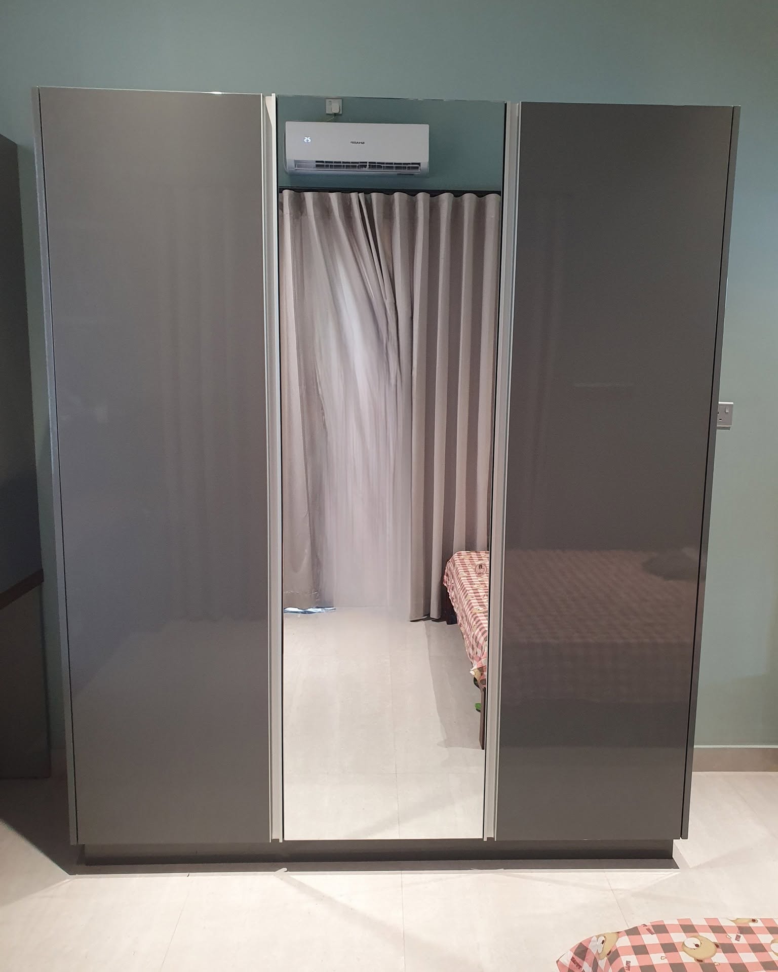 Modern & Elegant Bedroom Suite